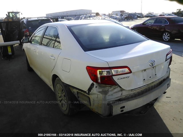 4T1BF1FK8CU551436 - 2012 TOYOTA CAMRY SE/LE/XLE WHITE photo 3