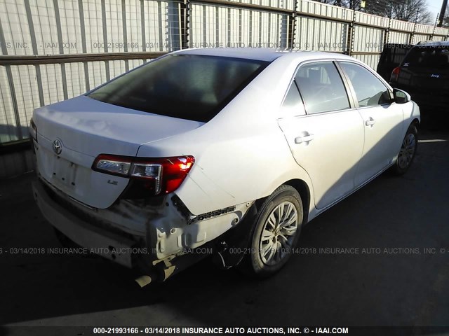 4T1BF1FK8CU551436 - 2012 TOYOTA CAMRY SE/LE/XLE Белый фото 4
