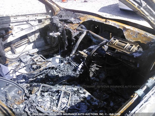 WBADT43412GY44053 - 2002 BMW 525 I AUTOMATIC 银色 照片 5