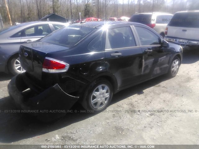 1FAHP34N48W228667 - 2008 FORD FOCUS S/SE BLACK photo 4