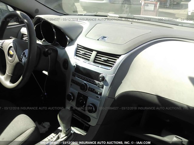 1G1ZC5E07CF388195 - 2012 CHEVROLET MALIBU 1LT 银色 照片 5