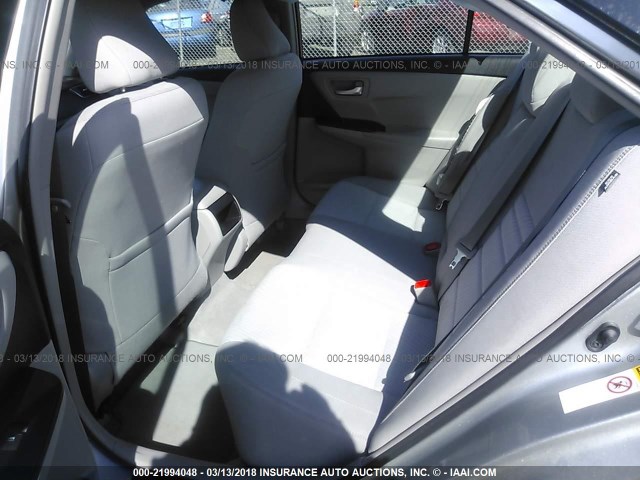 4T1BF1FK5HU296977 - 2017 TOYOTA CAMRY LE/XLE/SE/XSE SILVER photo 8