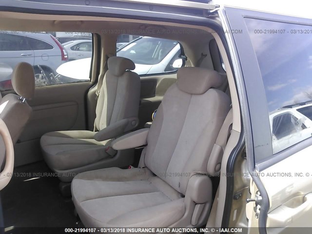 KNDMB233696294110 - 2009 KIA SEDONA EX/LX GOLD photo 8