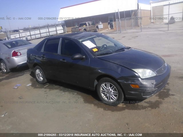 1FAHP34NX7W261767 - 2007 FORD FOCUS ZX4/S/SE/SES GRAY photo 1