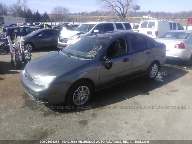 1FAHP34NX7W261767 - 2007 FORD FOCUS ZX4/S/SE/SES GRAY photo 2