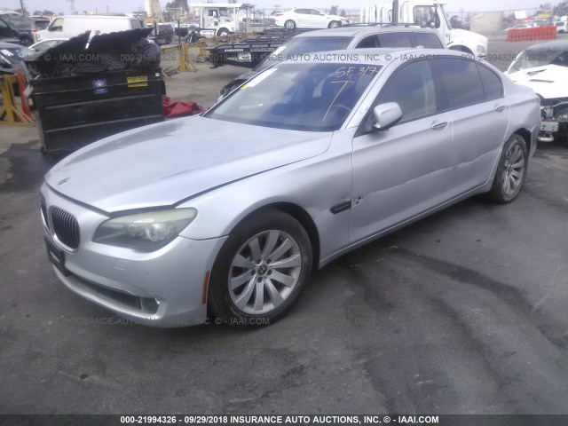 WBAKA83549CY33921 - 2009 BMW 750 I SILVER photo 2