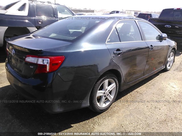 4T1BF1FK2CU576655 - 2012 TOYOTA CAMRY SE/LE/XLE BLACK photo 4