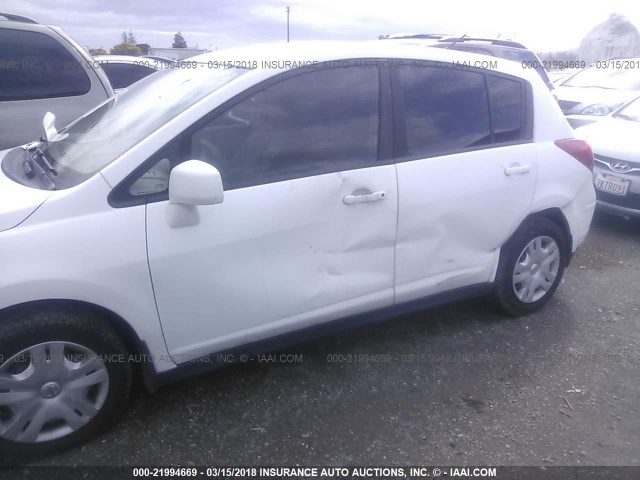 3N1BC1CP1BL517492 - 2011 NISSAN VERSA S/SL WHITE photo 6