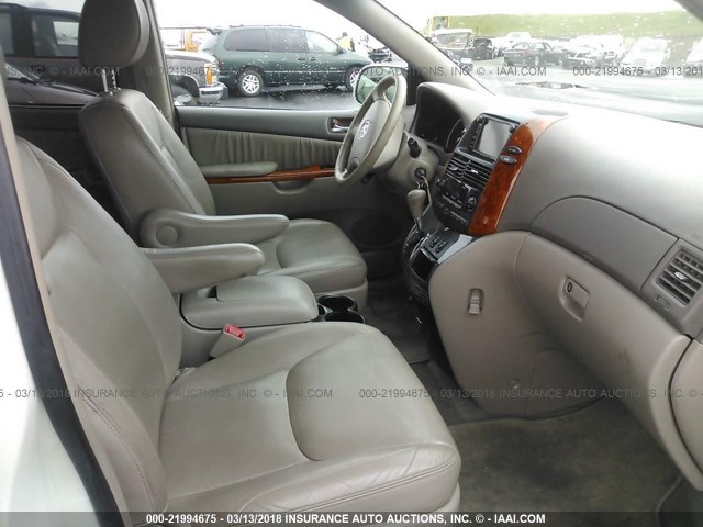 5TDYK4CC6AS329035 - 2010 TOYOTA SIENNA XLE/XLE LIMITED WHITE photo 5