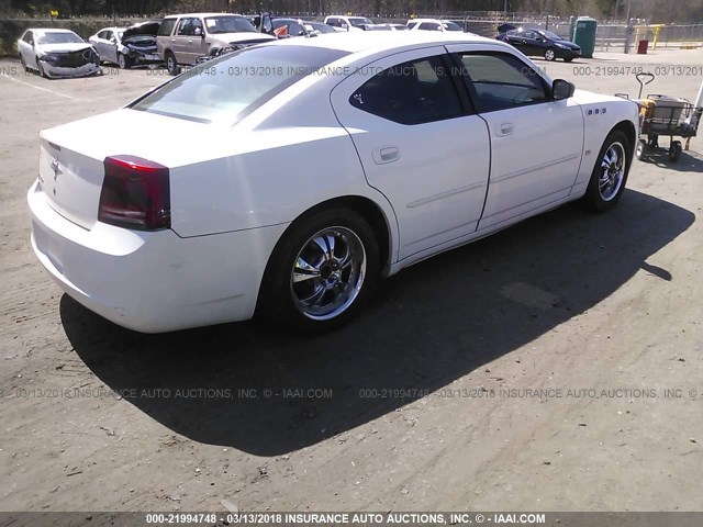 2B3KA43G26H395889 - 2006 DODGE CHARGER SE/SXT WHITE photo 4