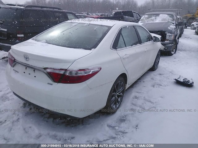 4T1BF1FK0GU522339 - 2016 TOYOTA CAMRY LE/XLE/SE/XSE WHITE photo 4