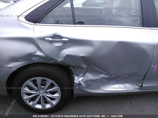 4T1BF1FK4FU884799 - 2015 TOYOTA CAMRY LE/XLE/SE/XSE SILVER photo 6