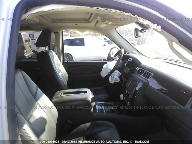 1GKFK66878J241469 - 2008 GMC YUKON XL DENALI WHITE photo 5