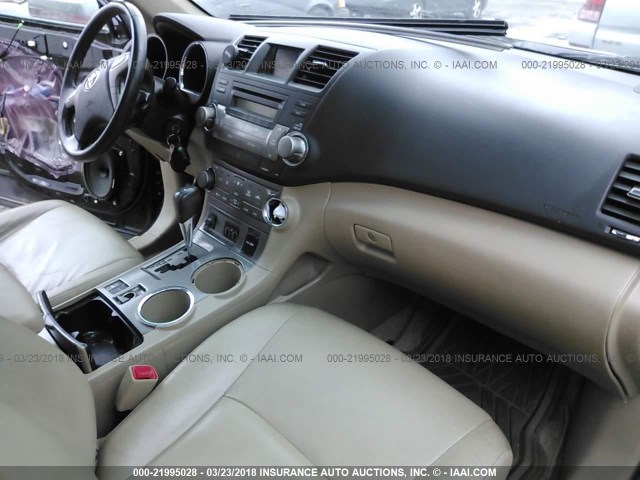 JTEES43A182046136 - 2008 TOYOTA HIGHLANDER SPORT GRAY photo 5