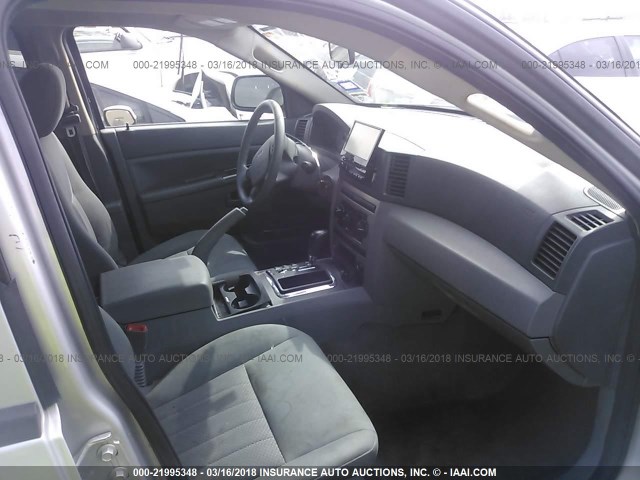 1J4GR48K16C113880 - 2006 JEEP GRAND CHEROKEE LAREDO/COLUMBIA/FREEDOM 灰色 照片 5