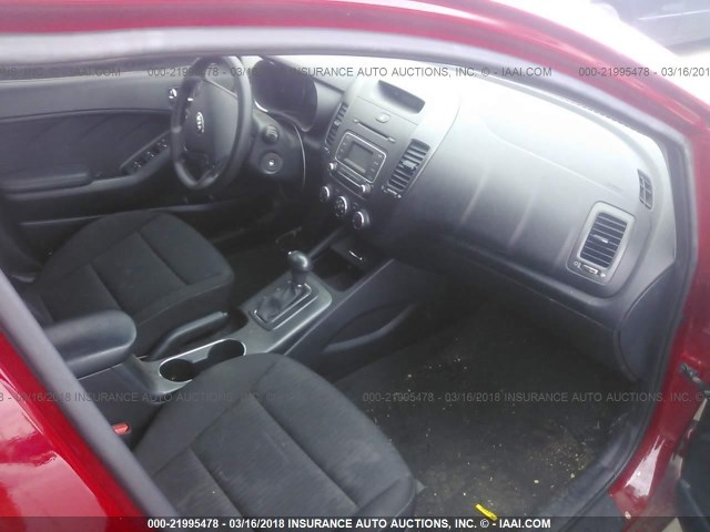 KNAFK4A68G5599366 - 2016 KIA FORTE LX RED photo 5