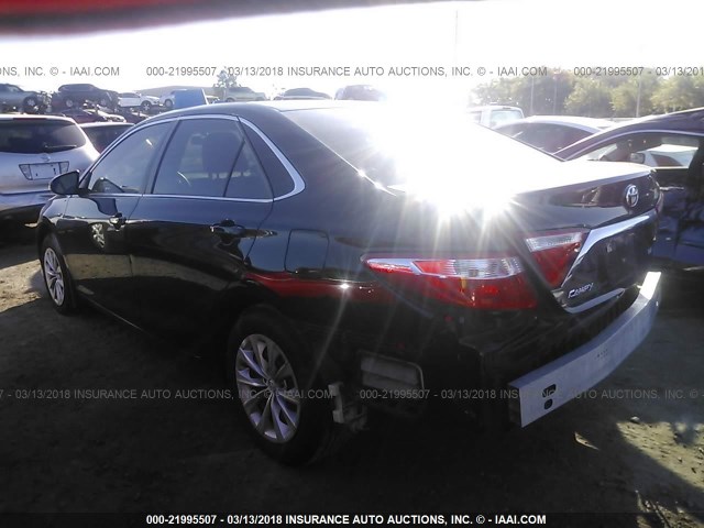 4T4BF1FK2FR483242 - 2015 TOYOTA CAMRY LE/XLE/SE/XSE 黑色 照片 3