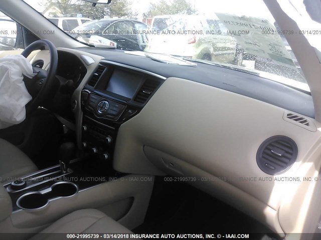 5N1DR2MMXHC604936 - 2017 NISSAN PATHFINDER S/SV/SL/PLATINUM 黑色 照片 5