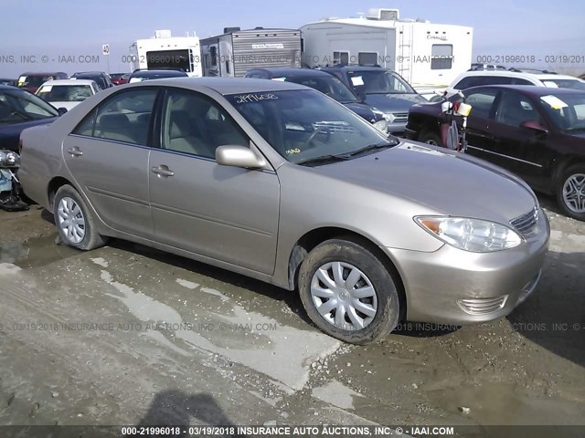 4T1BE32K15U415205 - 2005 TOYOTA CAMRY LE/XLE/SE TAN photo 1