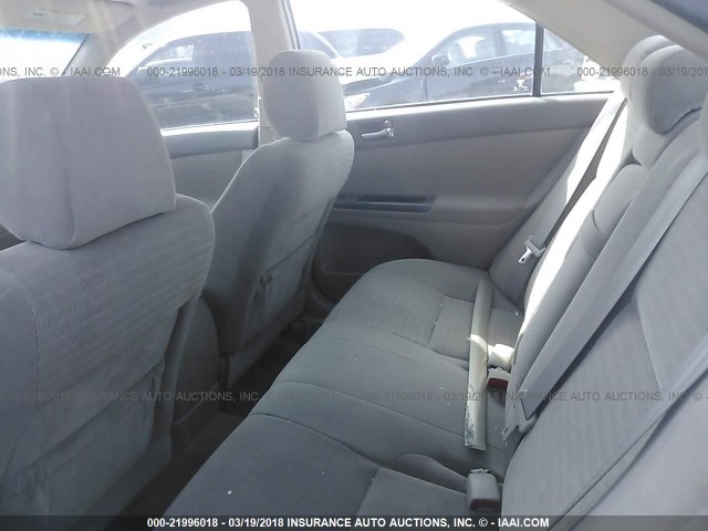 4T1BE32K15U415205 - 2005 TOYOTA CAMRY LE/XLE/SE თაფლისფერი ფოტო 8