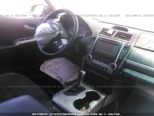 4T1BF1FK9EU766438 - 2014 TOYOTA CAMRY L/SE/LE/XLE 银色 照片 5