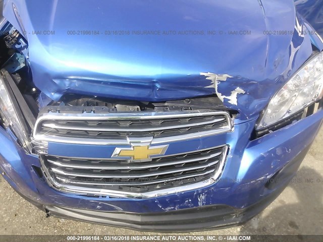 KL7CJKSB8GB716676 - 2016 CHEVROLET TRAX LS BLUE photo 10