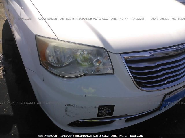 2A4RR5DG9BR796803 - 2011 CHRYSLER TOWN & COUNTRY TOURING WHITE photo 6