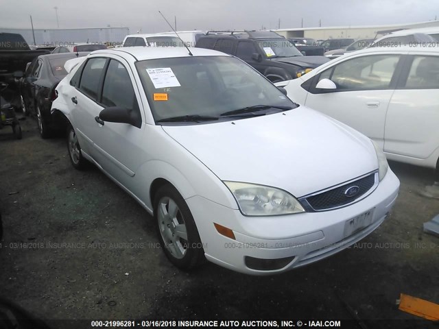 1FAFP34NX7W306178 - 2007 FORD FOCUS ZX4/S/SE/SES 白色 照片 1