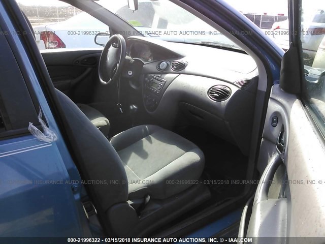 1FAFP34371W307357 - 2001 FORD FOCUS SE/SE SPORT BLUE photo 5