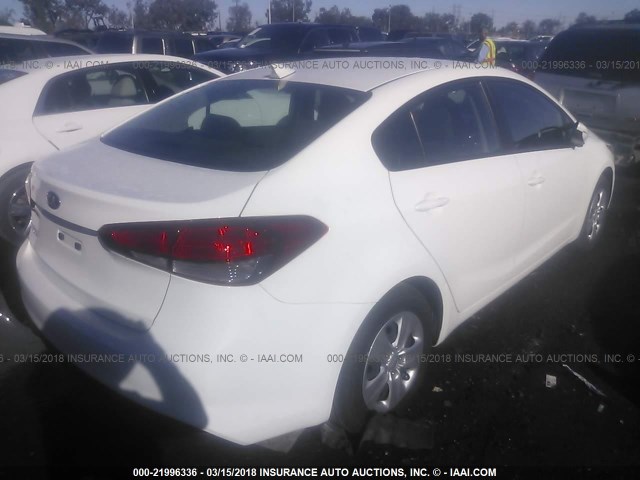 3KPFK4A71HE025564 - 2017 KIA FORTE LX WHITE photo 4