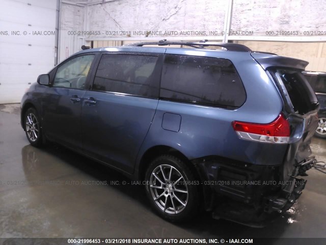 5TDJK3DC2DS067254 - 2013 TOYOTA SIENNA LE BLUE photo 3