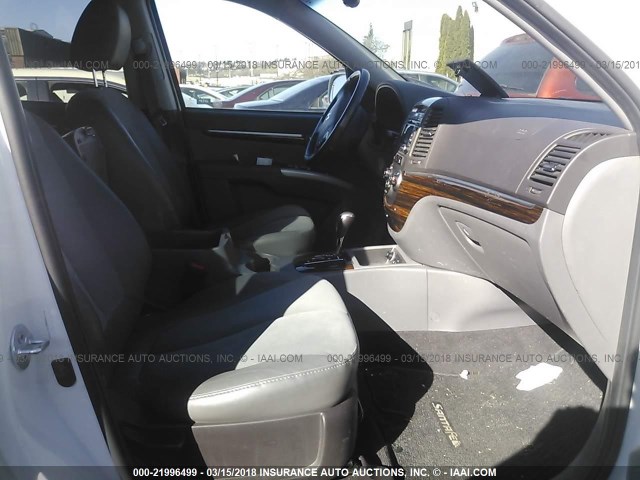 5XYZHDAG2CG105527 - 2012 HYUNDAI SANTA FE SE WHITE photo 5