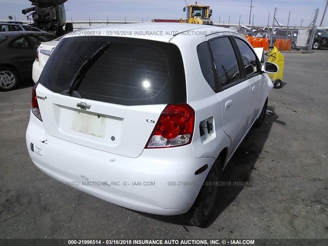 KL1TD66608B083551 - 2008 CHEVROLET AVEO LS WHITE photo 4