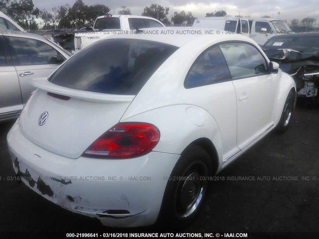 3VWJX7AT1CM618234 - 2012 VOLKSWAGEN BEETLE WHITE photo 4