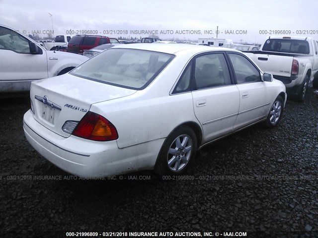 4T1BF28BXYU066452 - 2000 TOYOTA AVALON XL/XLS WHITE photo 4