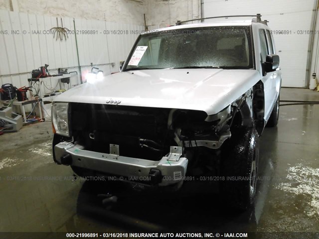 1J4RG4GK1AC137041 - 2010 JEEP COMMANDER SPORT SILVER photo 6