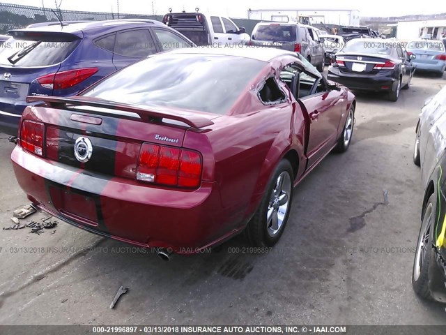 1ZVHT82H985167383 - 2008 FORD MUSTANG GT RED photo 4
