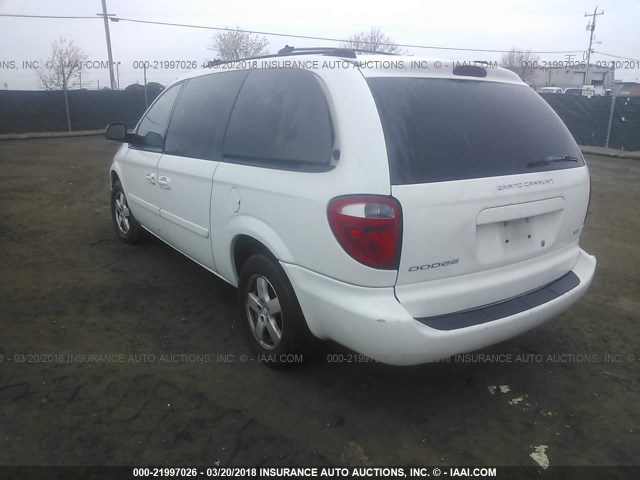 2D4GP44L65R244046 - 2005 DODGE GRAND CARAVAN SXT WHITE photo 3