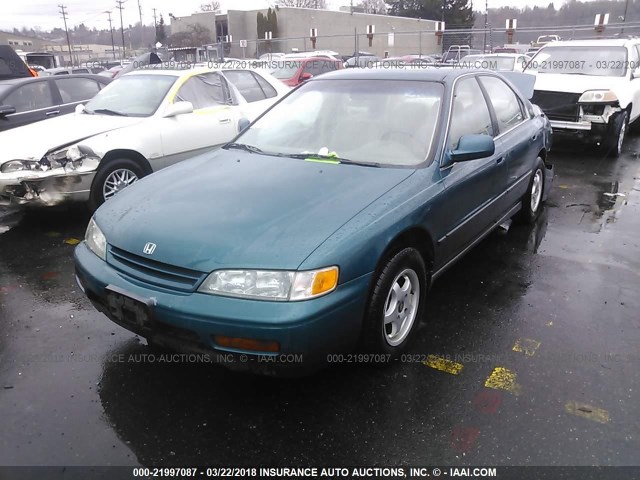 1HGCD5639RA124650 - 1994 HONDA ACCORD LX/EX GREEN photo 2