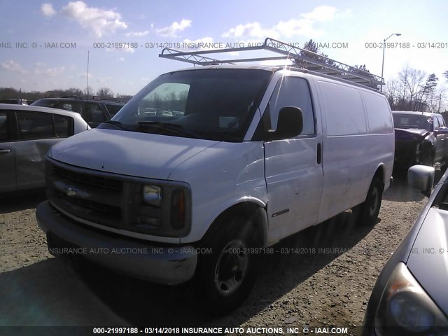 1GCHG35R721201995 - 2002 CHEVROLET EXPRESS G3500  WHITE photo 2