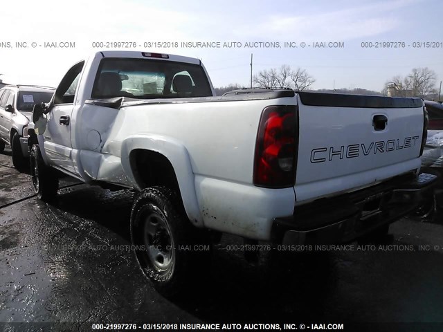 1GCHK24U63Z215789 - 2003 CHEVROLET SILVERADO K2500 HEAVY DUTY WHITE photo 3