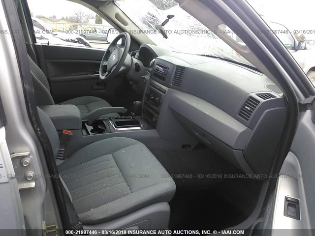 1J4GR48K55C579813 - 2005 JEEP GRAND CHEROKEE LAREDO/COLUMBIA/FREEDOM 银色 照片 5