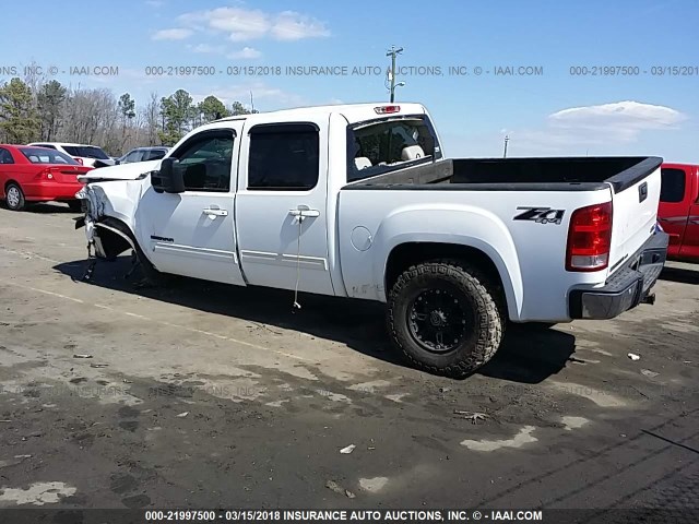 2GTEK13M771569057 - 2007 GMC NEW SIERRA K1500 WHITE photo 3