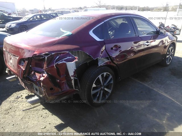 1N4AL3AP1HN307027 - 2017 NISSAN ALTIMA 2.5/S/SV/SL/SR RED photo 4