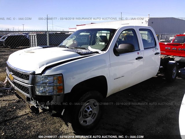 1GC1KVCG6DF162853 - 2013 CHEVROLET SILVERADO K2500 HEAVY DUTY WHITE photo 2