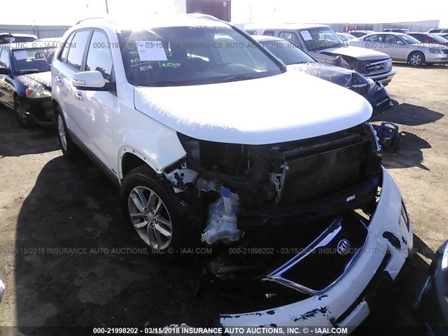 5XYKTCA68EG464725 - 2014 KIA SORENTO LX WHITE photo 1