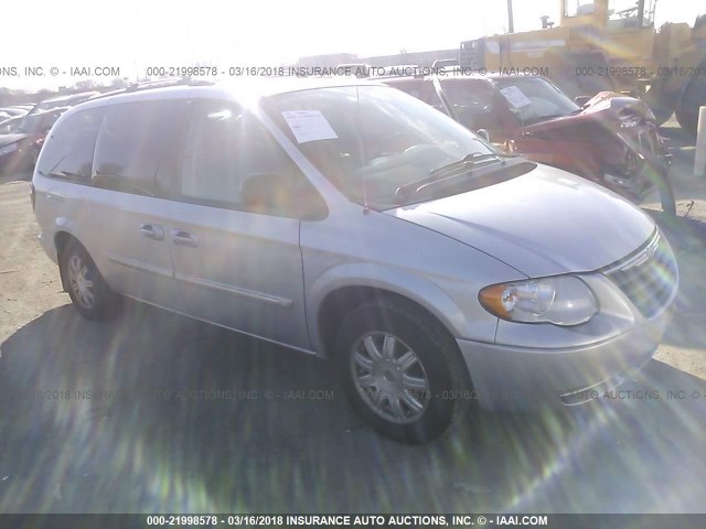 2C4GP54L05R532633 - 2005 CHRYSLER TOWN & COUNTRY TOURING SILVER photo 1