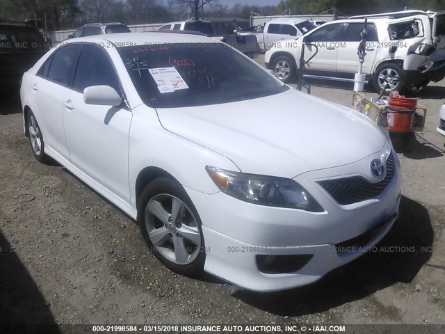 4T1BF3EK8BU746013 - 2011 TOYOTA CAMRY SE/LE/XLE WHITE photo 1
