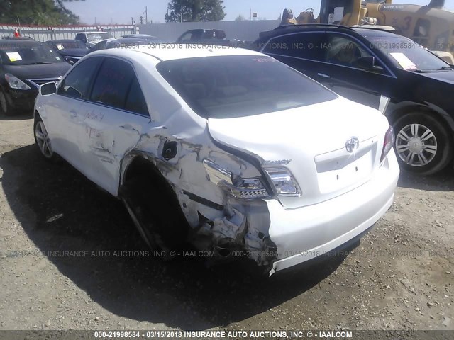 4T1BF3EK8BU746013 - 2011 TOYOTA CAMRY SE/LE/XLE WHITE photo 3