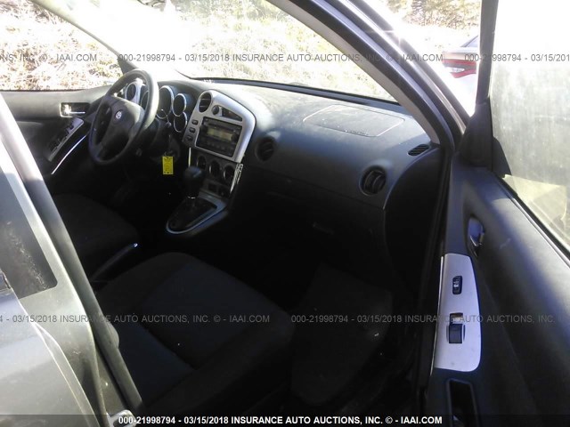 2T1KR32E36C596728 - 2006 TOYOTA COROLLA MATRIX XR GRAY photo 5